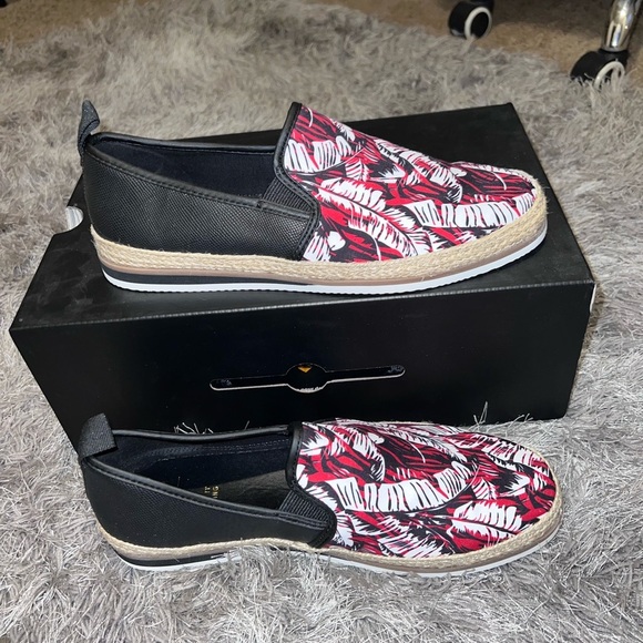 Disney shoes - Picture 2 of 3